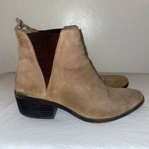 I love these boots! White Mountain. Genuine leather. Super comfy.